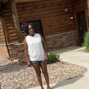 Meet your Posher, Gladys